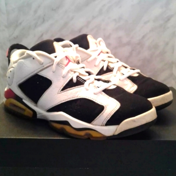 Jordan Shoes - Nike Air Jordan 6 Retro GS 7Y Fuchsia Black White womens sz 8.5 mens 7 768878